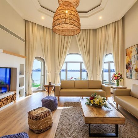 The S Holiday Homes - Stunning 5 Bedrooms Villa At The Palm Jumeirah With Private Beach And Pool Dubai Exteriör bild