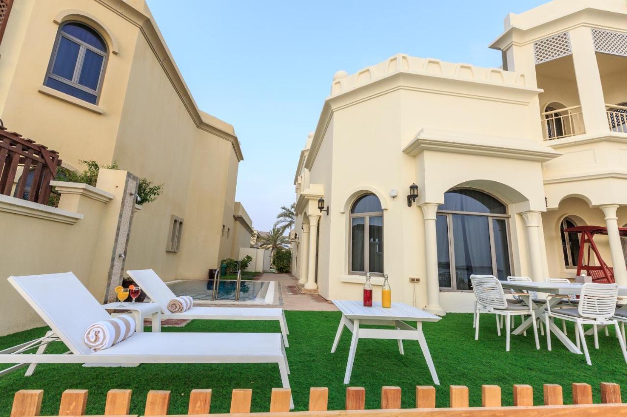 The S Holiday Homes - Stunning 5 Bedrooms Villa At The Palm Jumeirah With Private Beach And Pool Dubai Exteriör bild